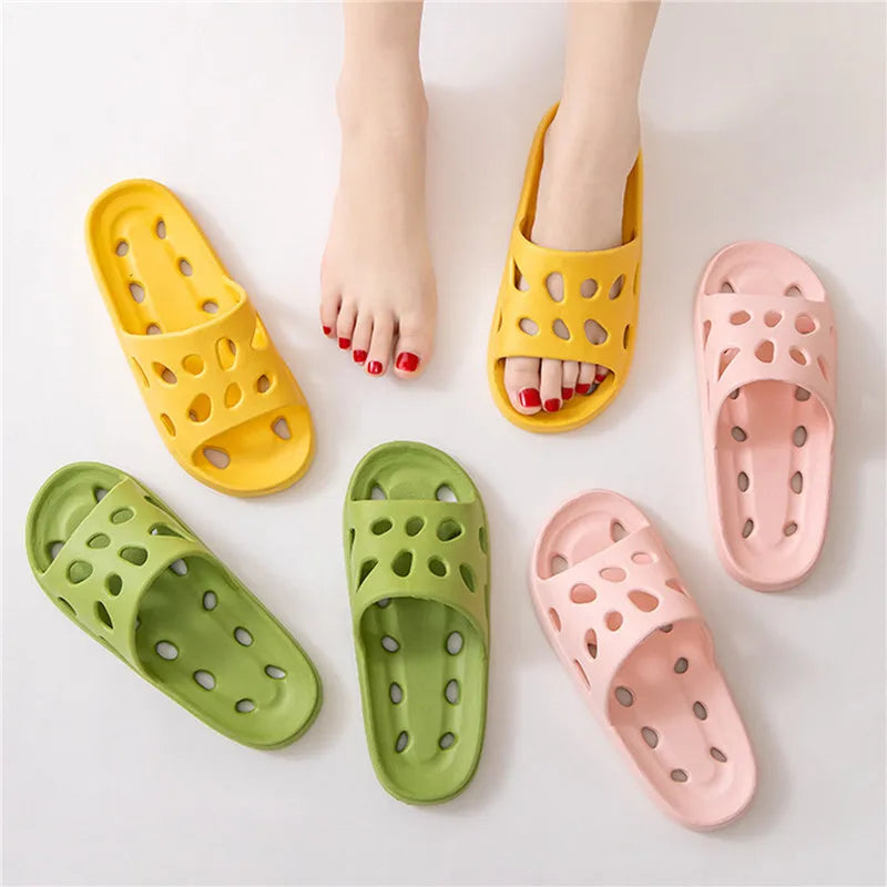 Women Bathroom Slippers Cloud Cushion Slides Summer Flat Sandals Thick Platform Shoes Man Indoor Non-Slip Flip Flops Couple Shoe