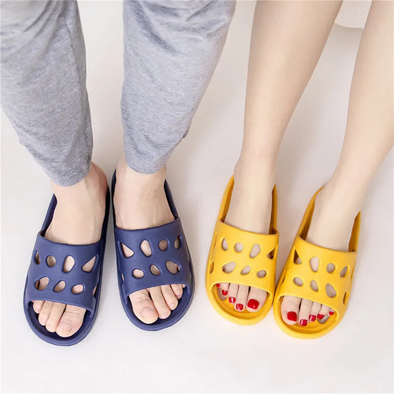 Women Bathroom Slippers Cloud Cushion Slides Summer Flat Sandals Thick Platform Shoes Man Indoor Non-Slip Flip Flops Couple Shoe